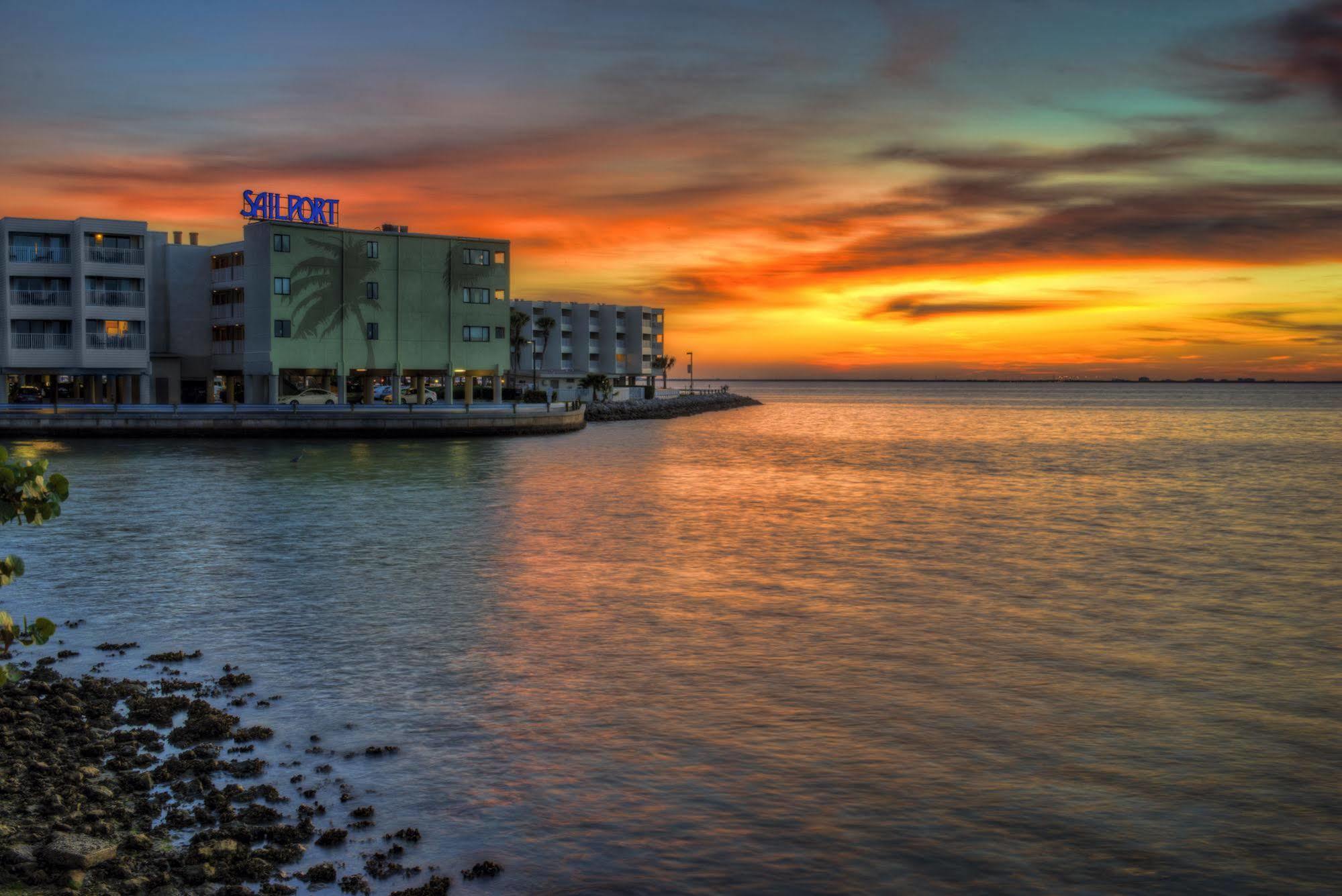 Sailport Waterfront Suites Tampa Exterior foto